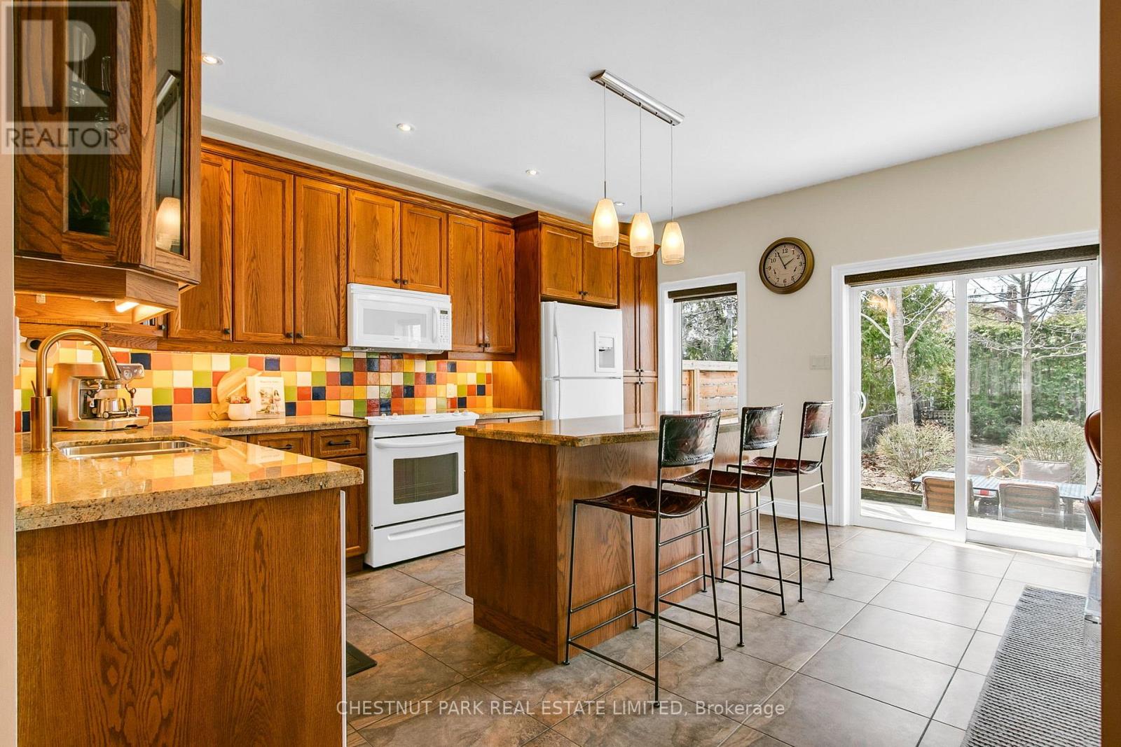 12 Chilton Road, Toronto, Ontario  M4J 3C6 - Photo 11 - E12962900