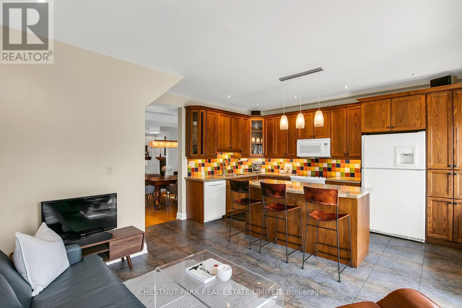 12 Chilton Road, Toronto, Ontario  M4J 3C6 - Photo 13 - E12962900