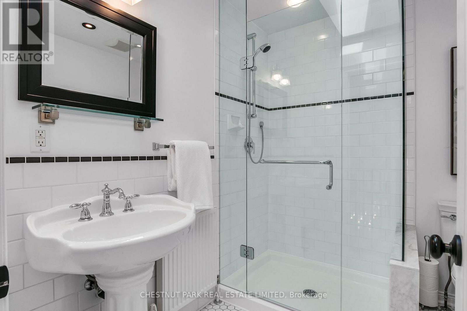 12 Chilton Road, Toronto, Ontario  M4J 3C6 - Photo 24 - E12962900