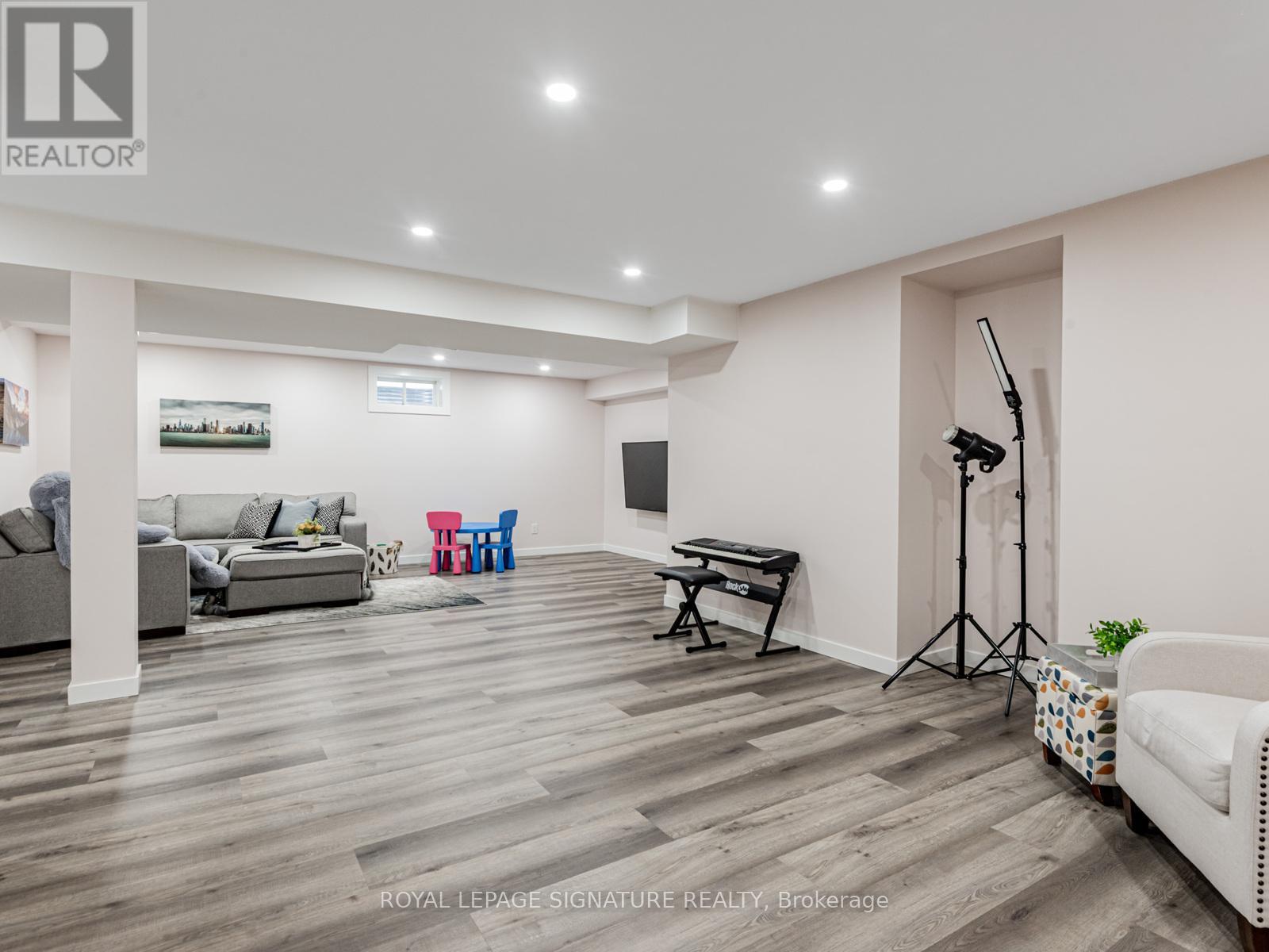 26 Marks Road, Springwater, Ontario  L9X 0S5 - Photo 37 - S12838026