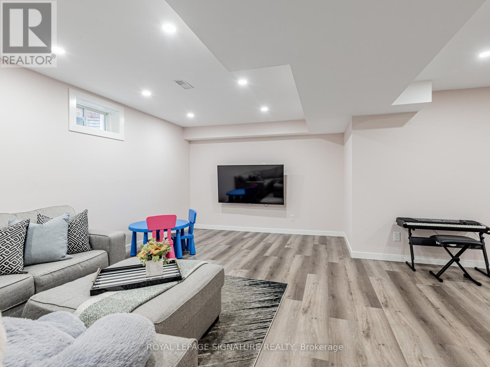 26 Marks Road, Springwater, Ontario  L9X 0S5 - Photo 33 - S12838026