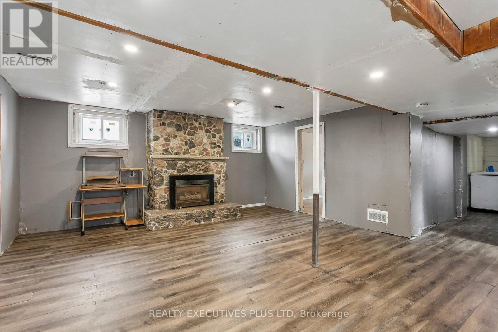 15 Dittmer Crescent, Toronto, Ontario  M9W 4P7 - Photo 19 - W12953252