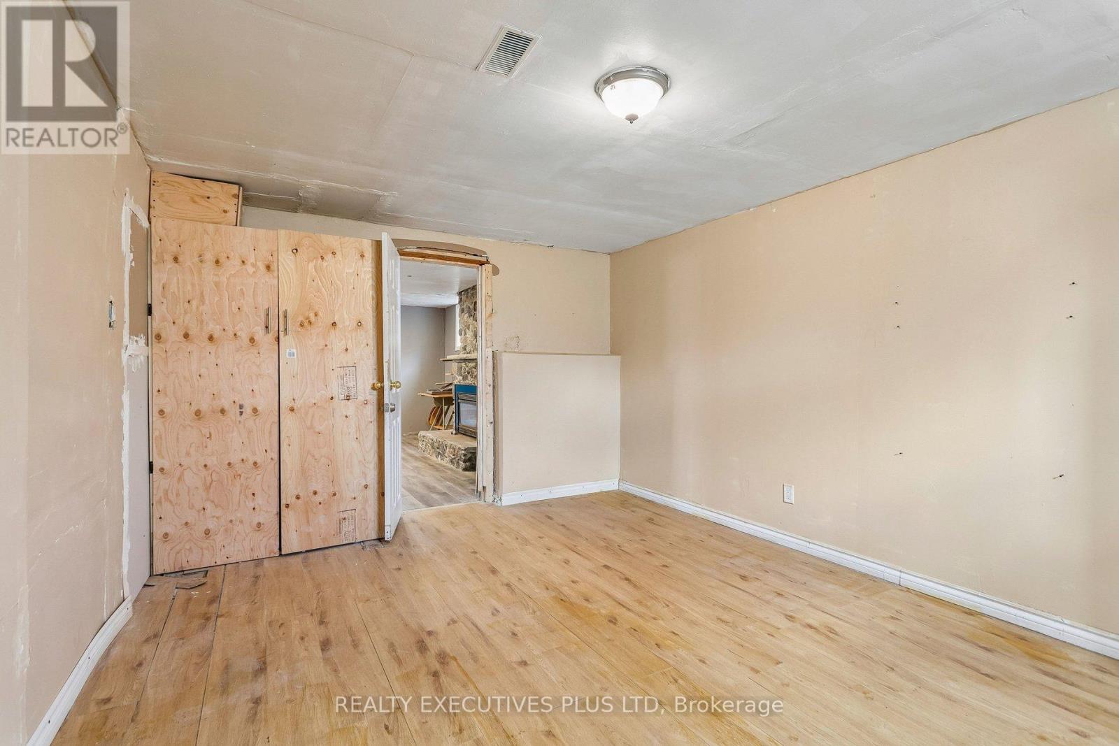 15 Dittmer Crescent, Toronto, Ontario  M9W 4P7 - Photo 27 - W12953252