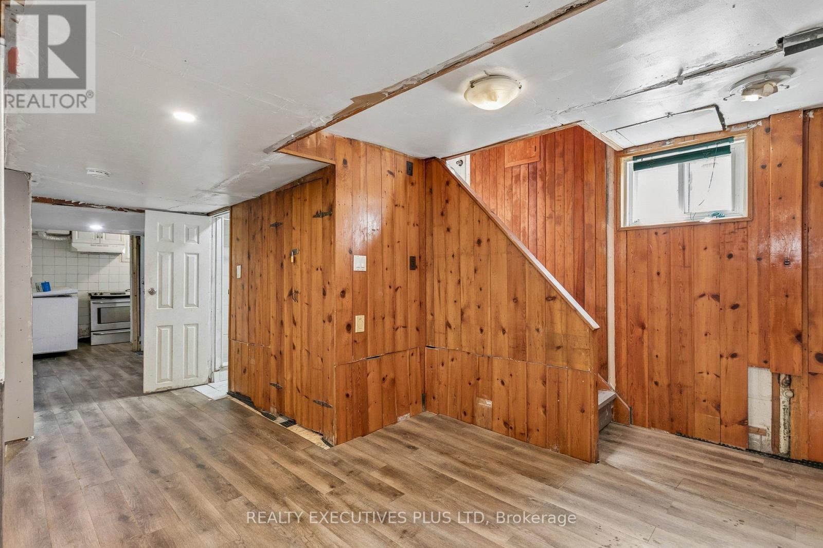 15 Dittmer Crescent, Toronto, Ontario  M9W 4P7 - Photo 18 - W12953252