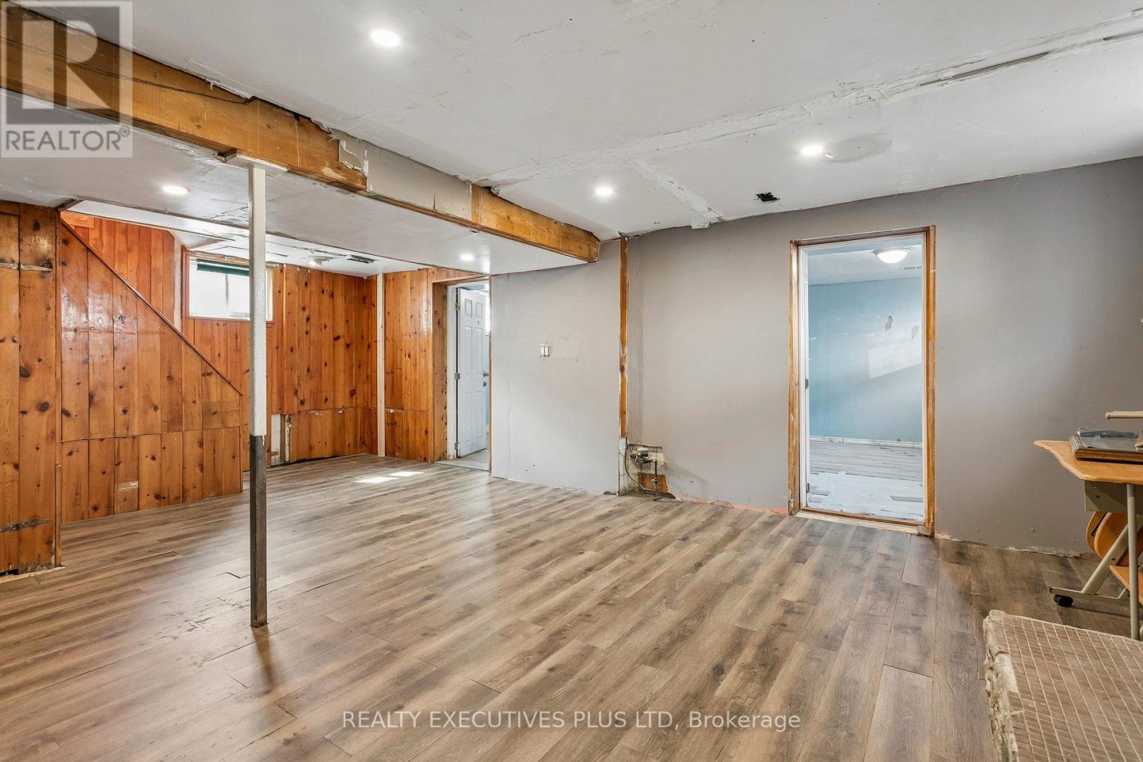 15 Dittmer Crescent, Toronto, Ontario  M9W 4P7 - Photo 21 - W12953252