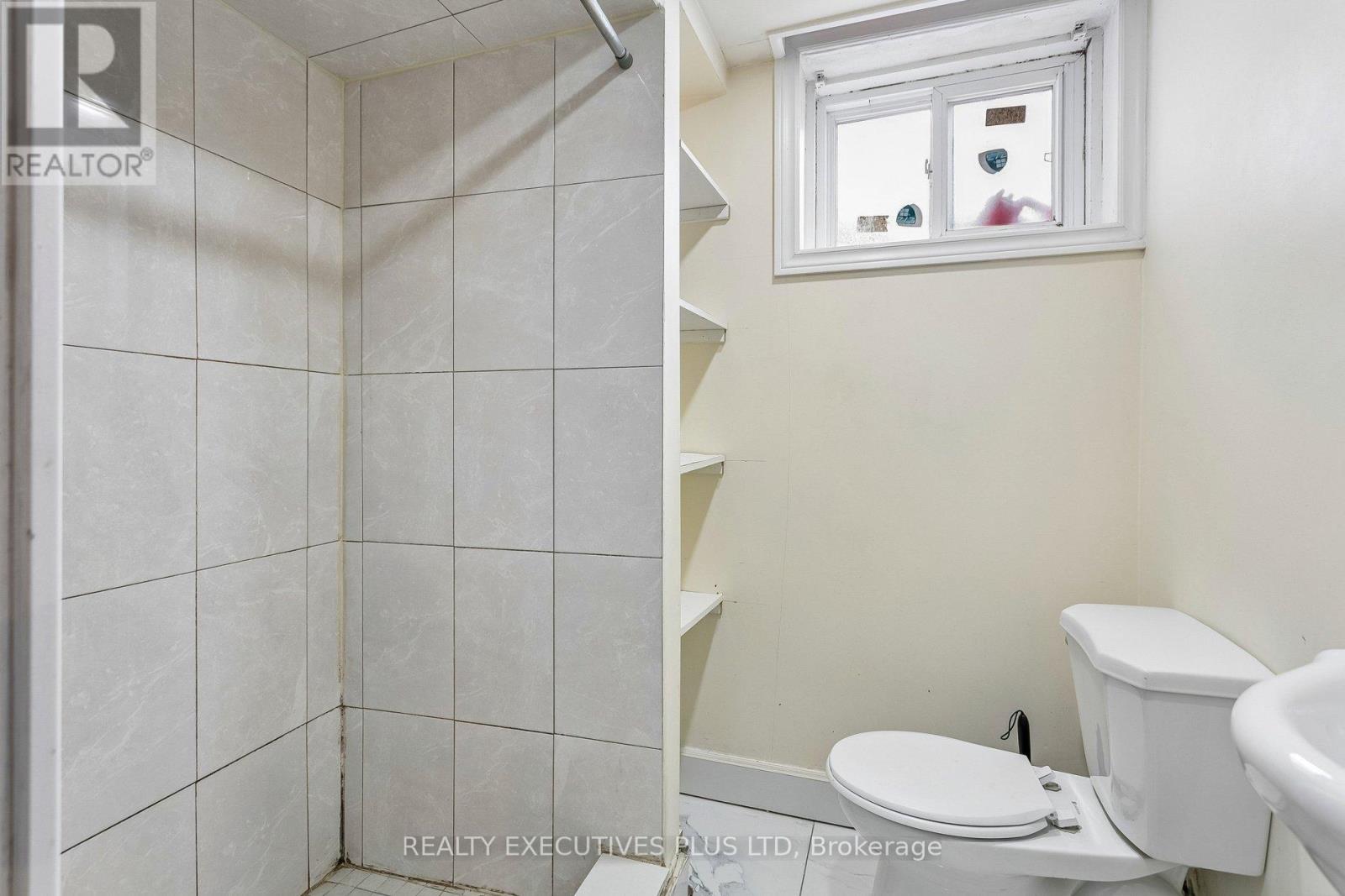 15 Dittmer Crescent, Toronto, Ontario  M9W 4P7 - Photo 28 - W12953252