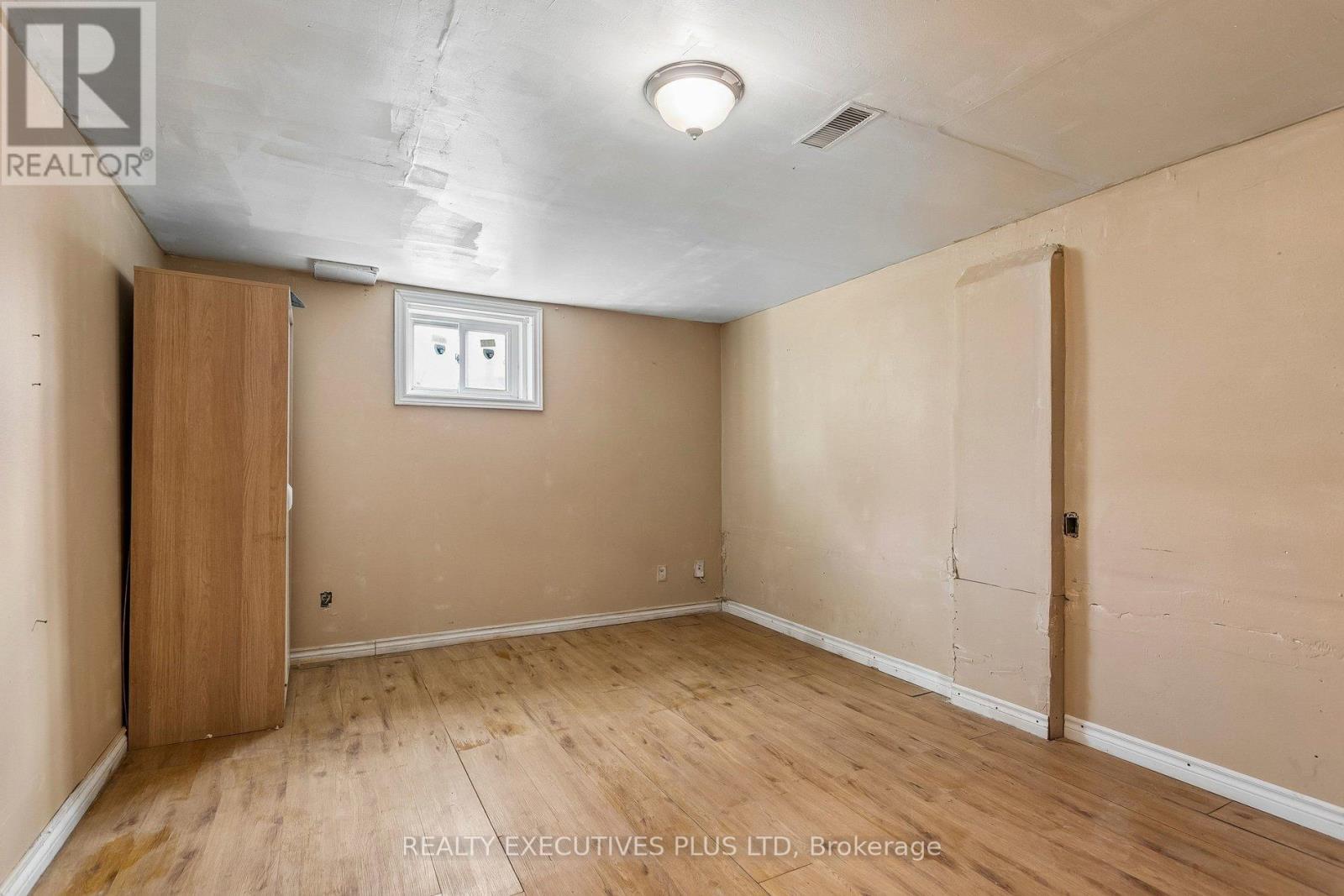 15 Dittmer Crescent, Toronto, Ontario  M9W 4P7 - Photo 26 - W12953252