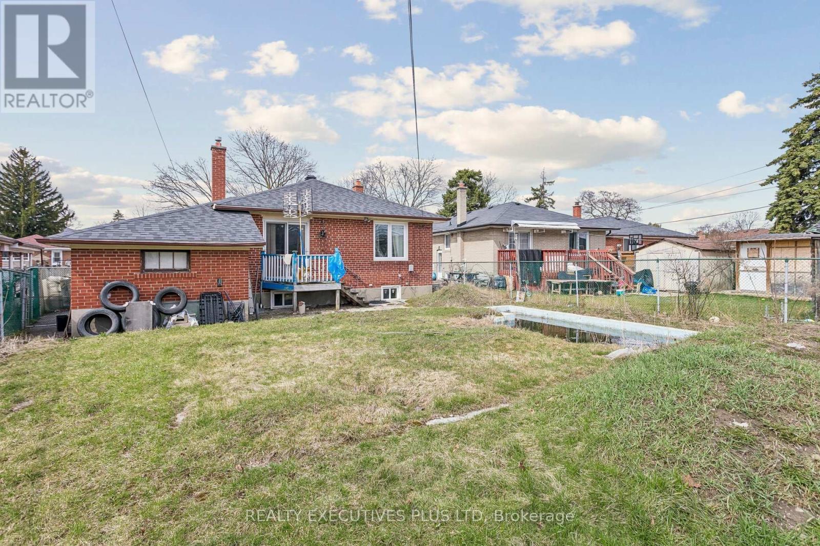 15 Dittmer Crescent, Toronto, Ontario  M9W 4P7 - Photo 33 - W12953252