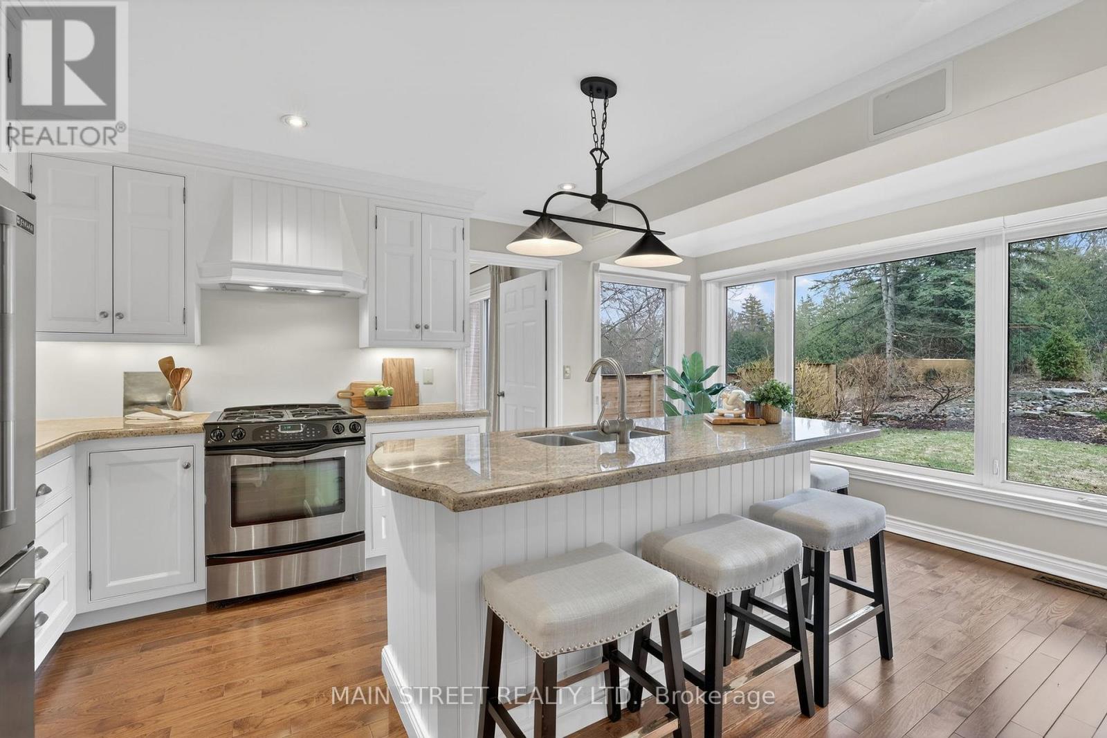 65 Marsh Harbour, Aurora, Ontario  L4G 5Y7 - Photo 4 - N12962854