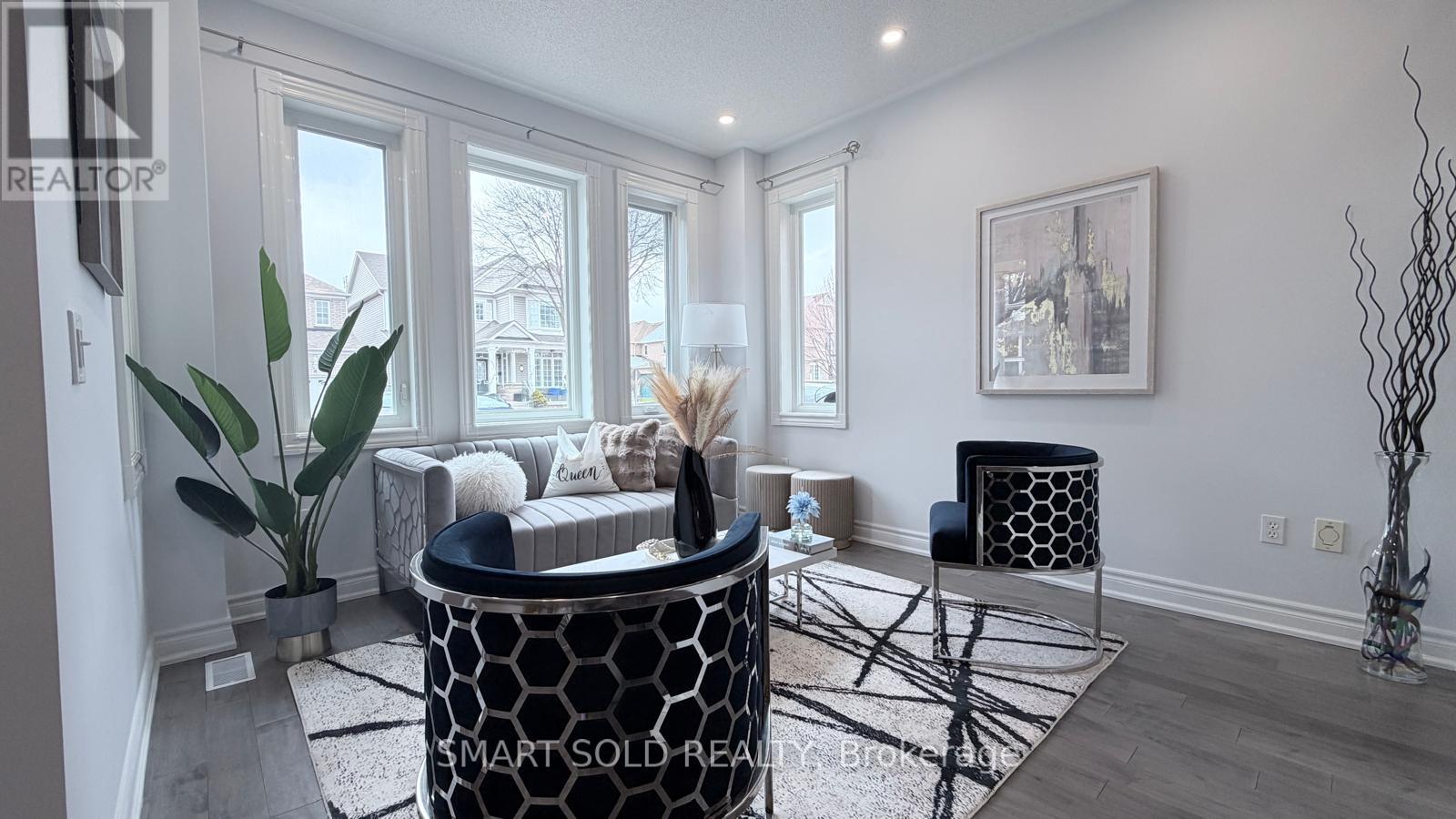 3 Manorwood Drive, Markham, Ontario  L6C 2S9 - Photo 3 - N12962864