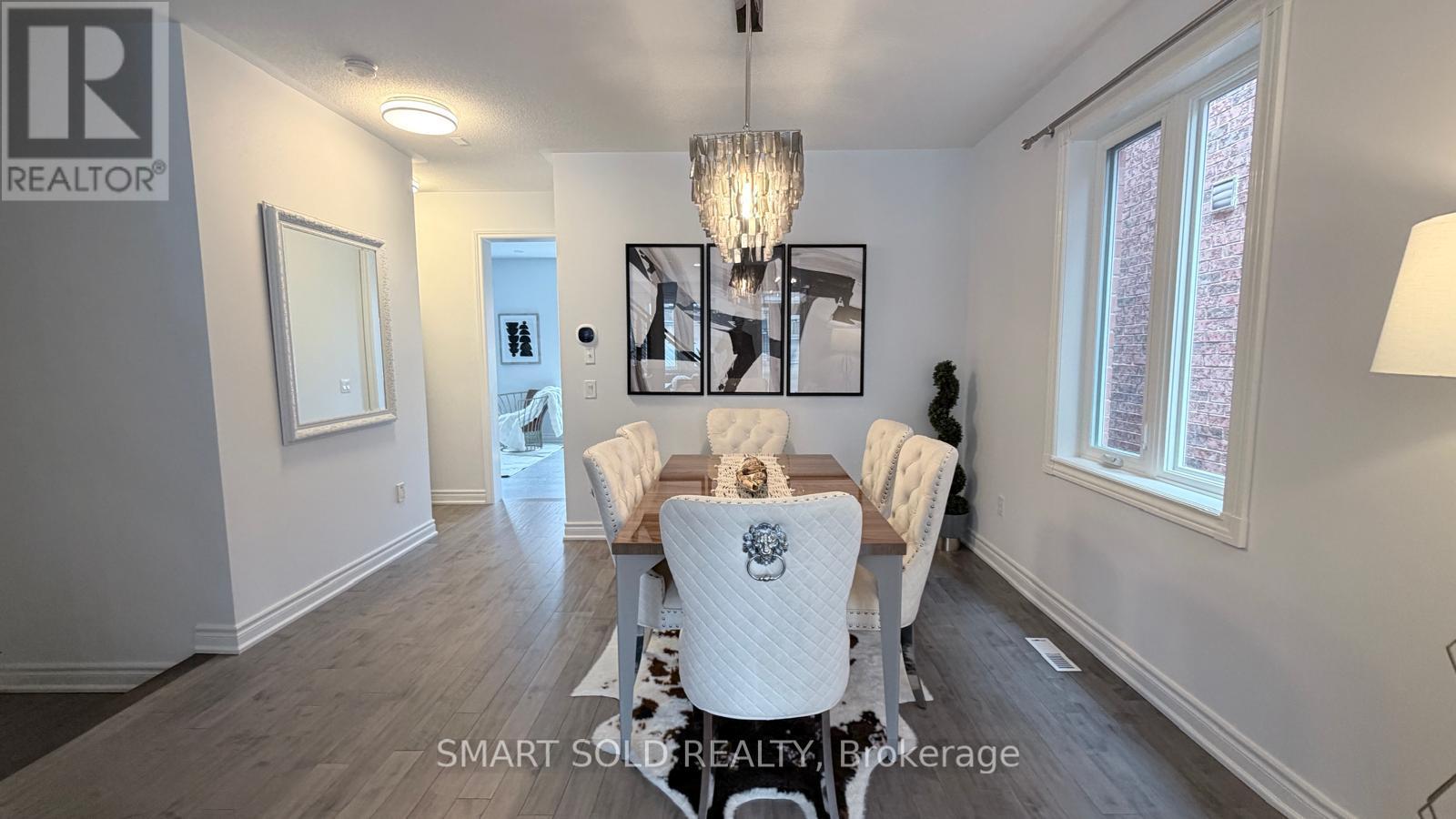 3 Manorwood Drive, Markham, Ontario  L6C 2S9 - Photo 5 - N12962864