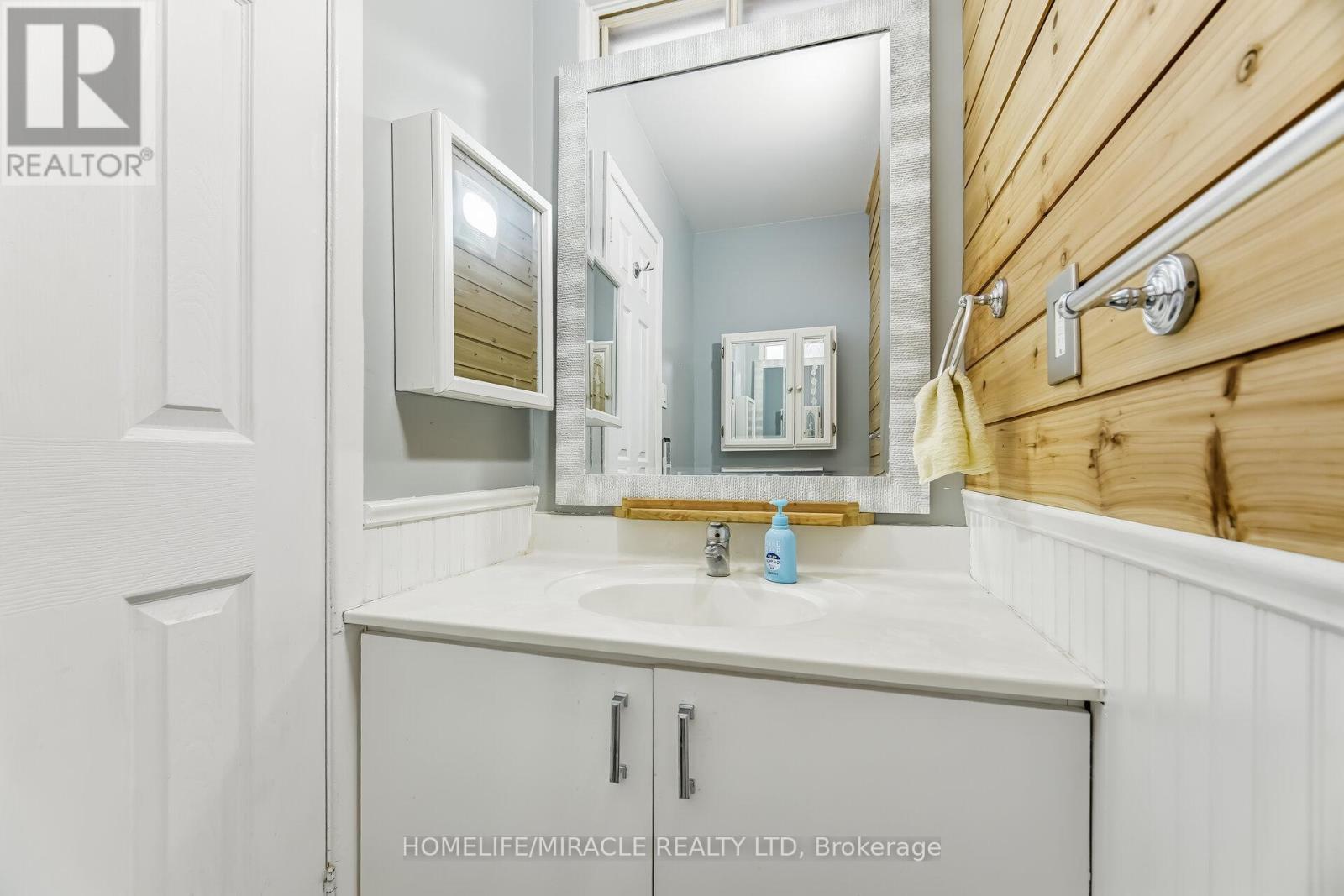 413 Terry Drive, Newmarket, Ontario  L3Y 5E6 - Photo 18 - N12962892