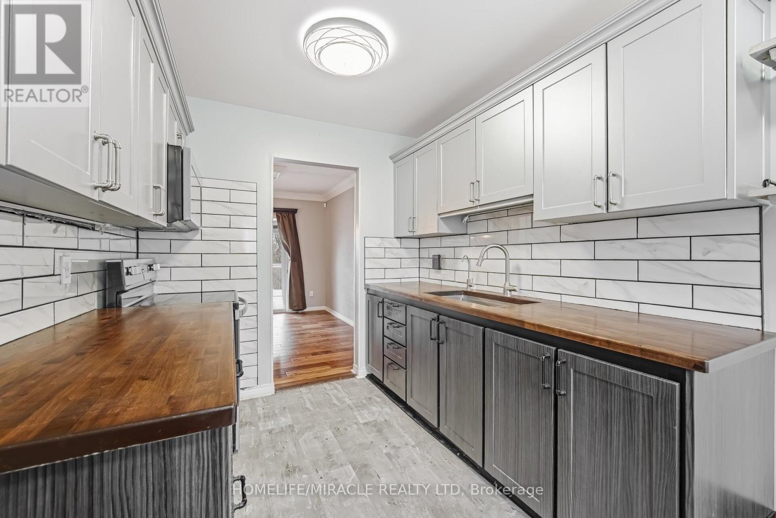 413 Terry Drive, Newmarket, Ontario  L3Y 5E6 - Photo 8 - N12962892