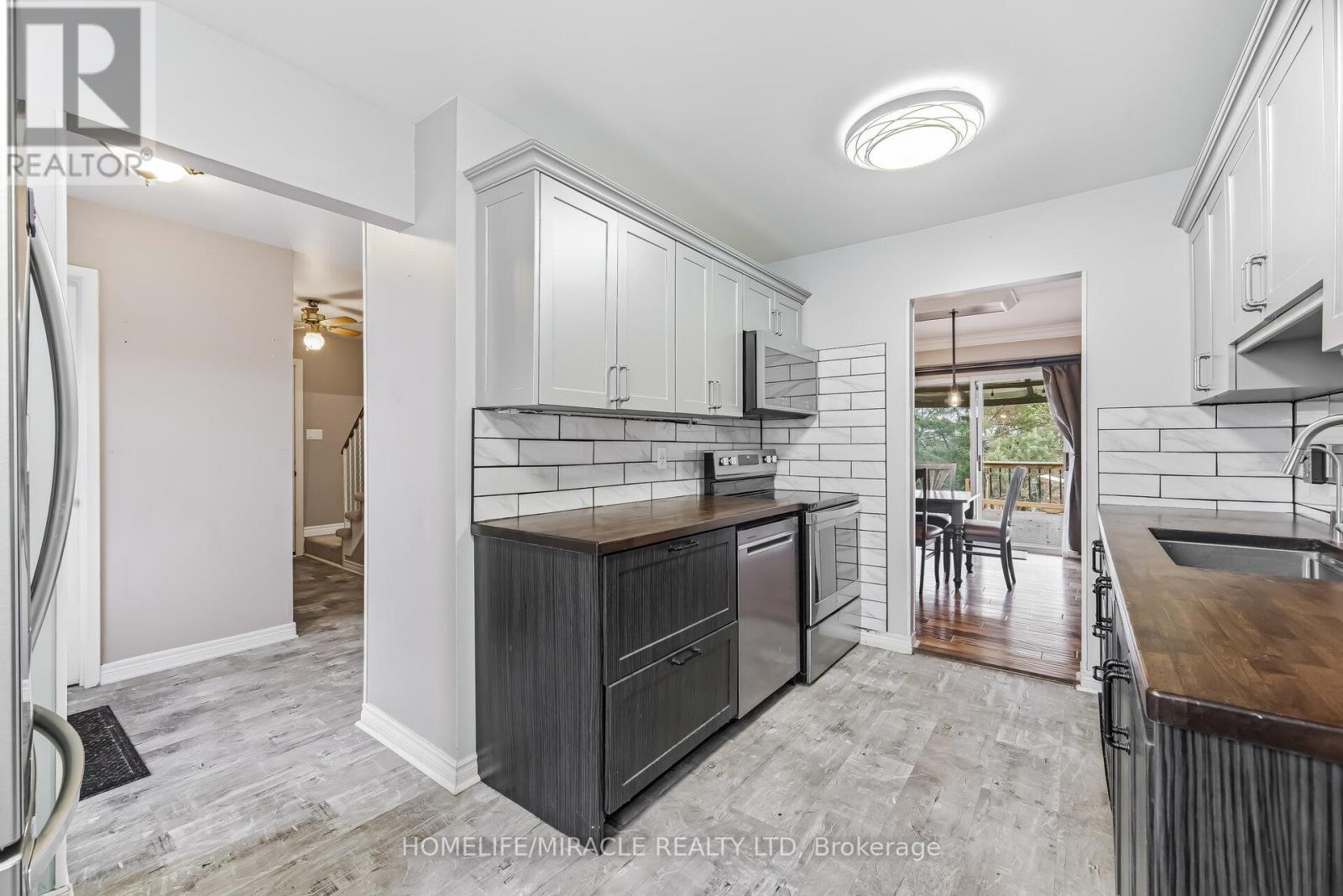 413 Terry Drive, Newmarket, Ontario  L3Y 5E6 - Photo 9 - N12962892