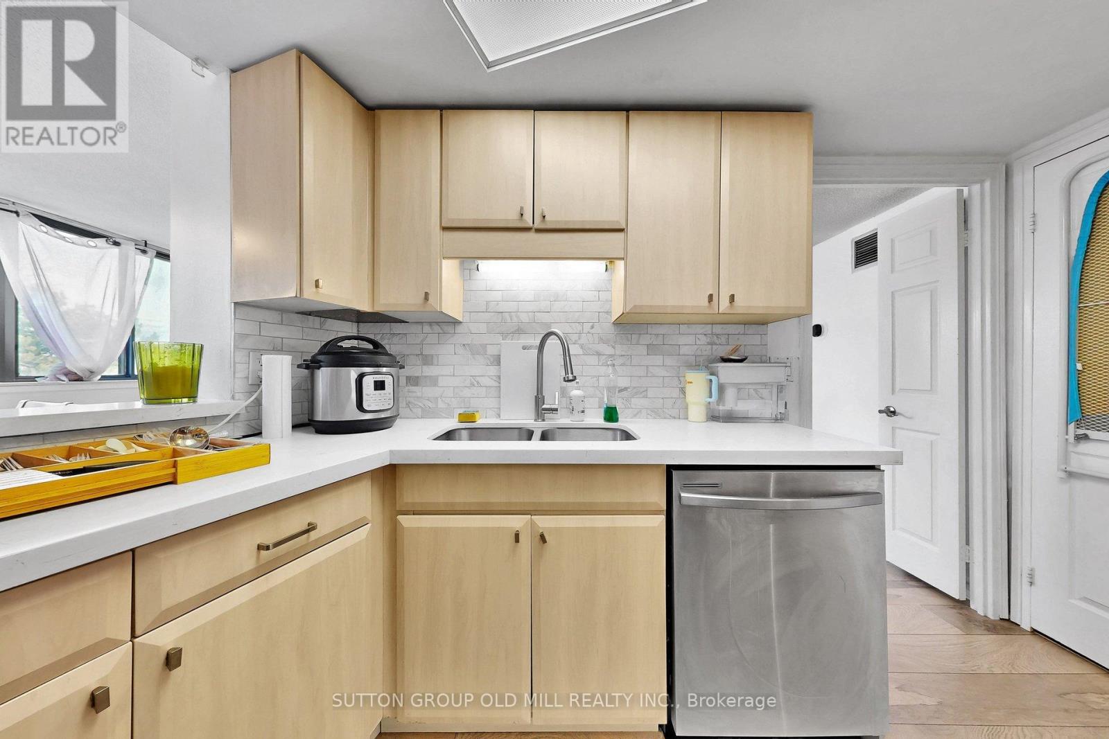 206 - 1360 Rathburn Road E, Mississauga, Ontario  L4W 4H4 - Photo 16 - W12962876