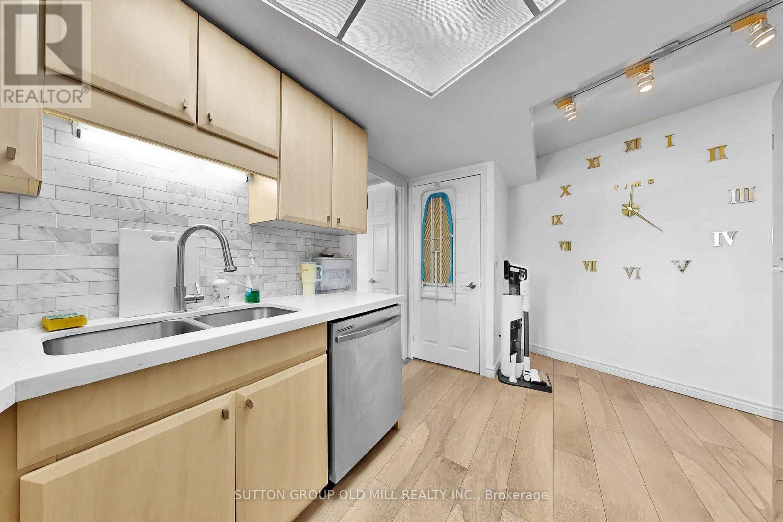 206 - 1360 Rathburn Road E, Mississauga, Ontario  L4W 4H4 - Photo 19 - W12962876