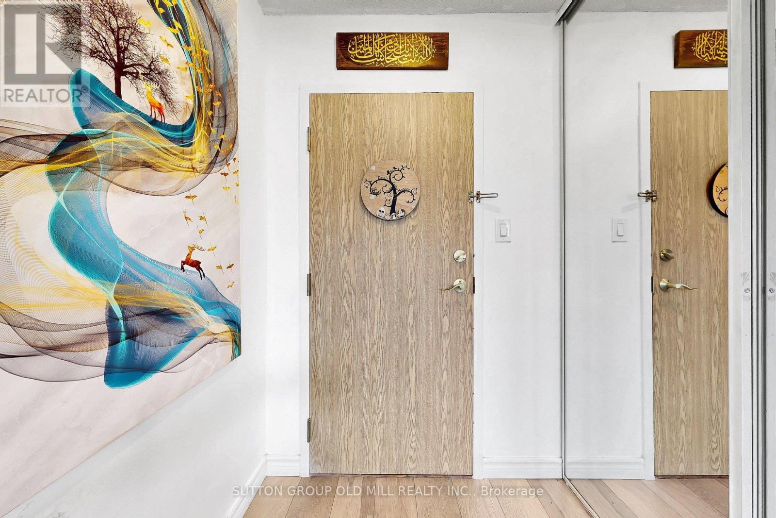 206 - 1360 Rathburn Road E, Mississauga, Ontario  L4W 4H4 - Photo 3 - W12962876