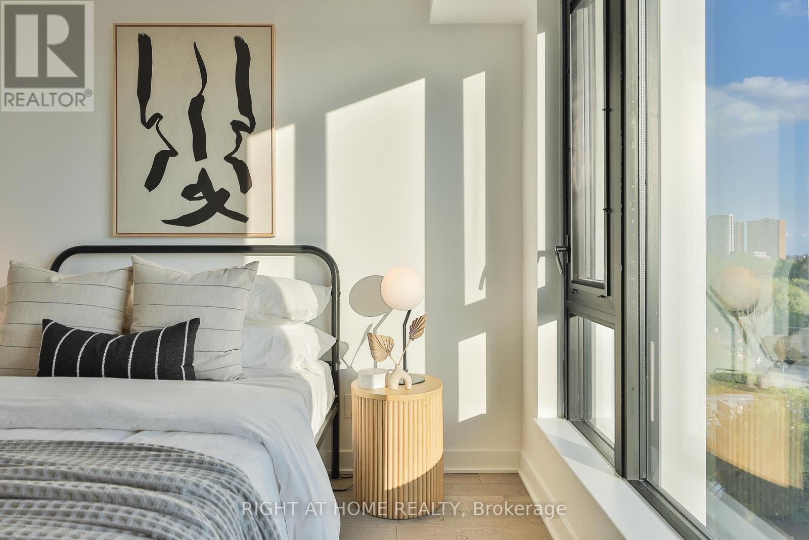 607 - 2720 Dundas Street W, Toronto, Ontario  M6P 1Y2 - Photo 24 - W12962894