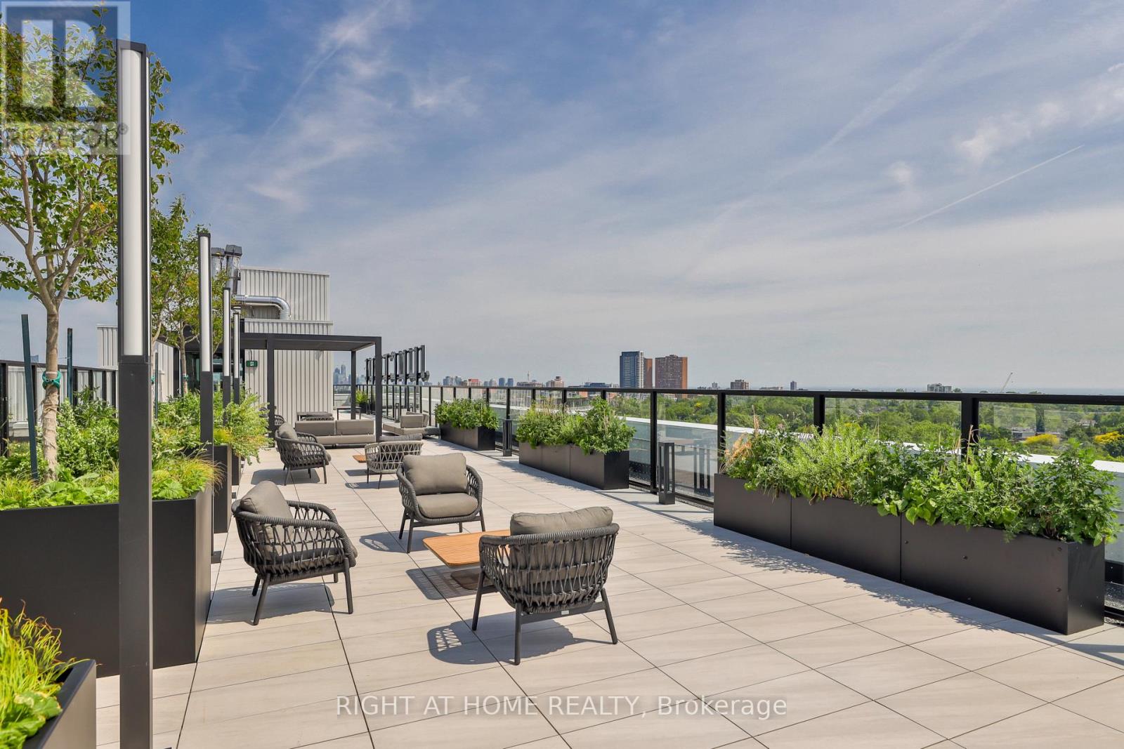 607 - 2720 Dundas Street W, Toronto, Ontario  M6P 1Y2 - Photo 27 - W12962894