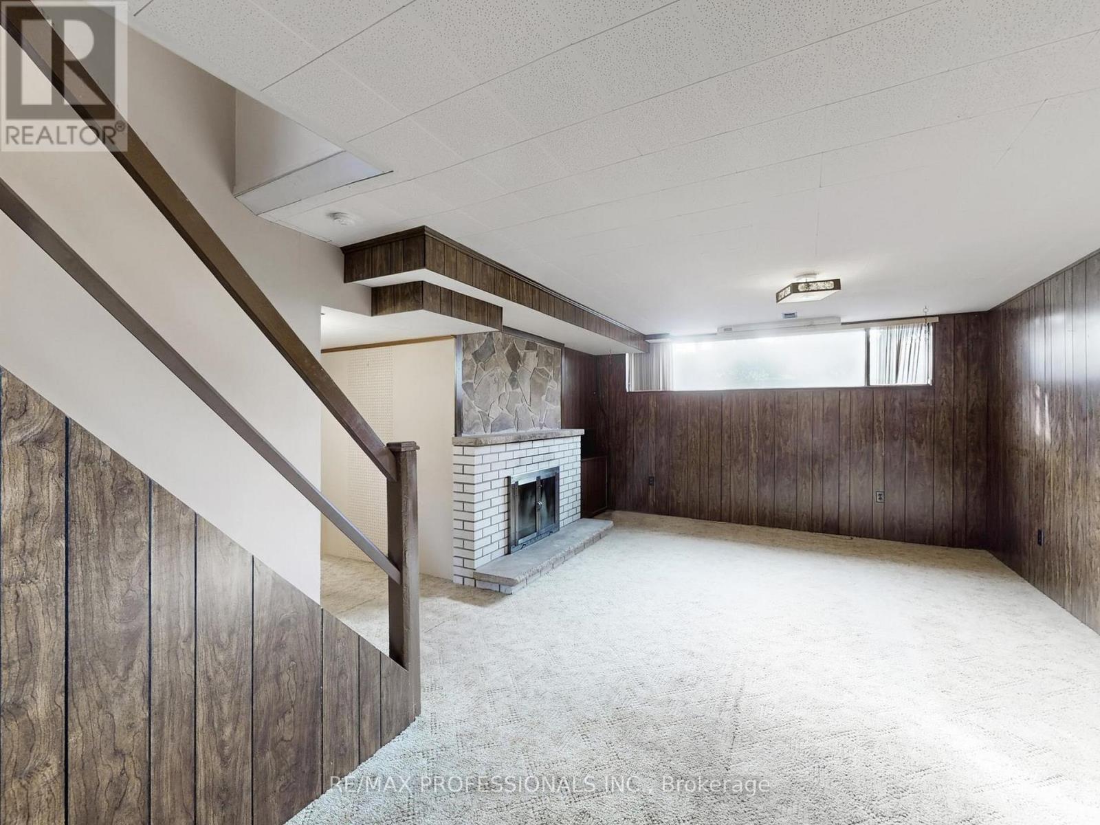 1579 Liveoak Drive N, Mississauga, Ontario  L5E 2X5 - Photo 18 - W12962896