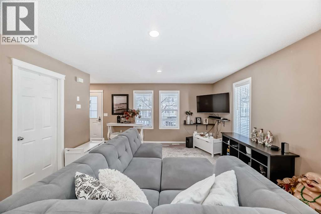 32 Country Village Lane NE, Calgary, Alberta  T3K 0E7 - Photo 4 - A2299115