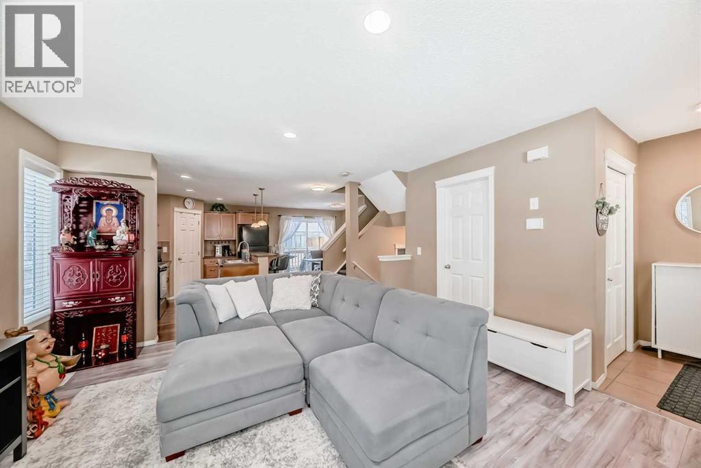 32 Country Village Lane NE, Calgary, Alberta  T3K 0E7 - Photo 6 - A2299115