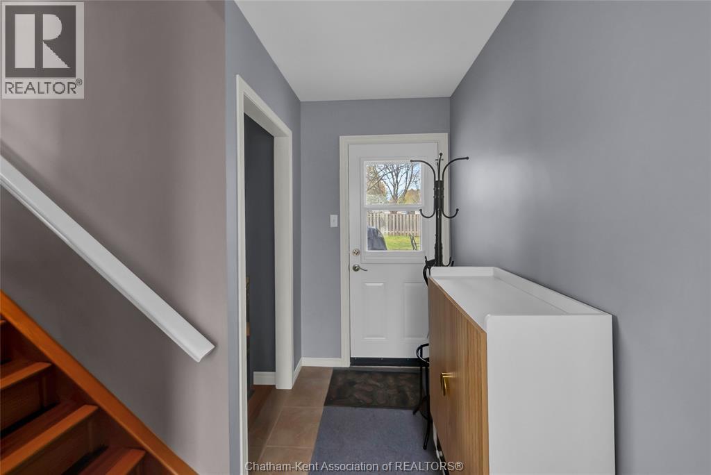 885 Hilda Avenue, Wallaceburg, Ontario  N8A 4T3 - Photo 6 - 26007083