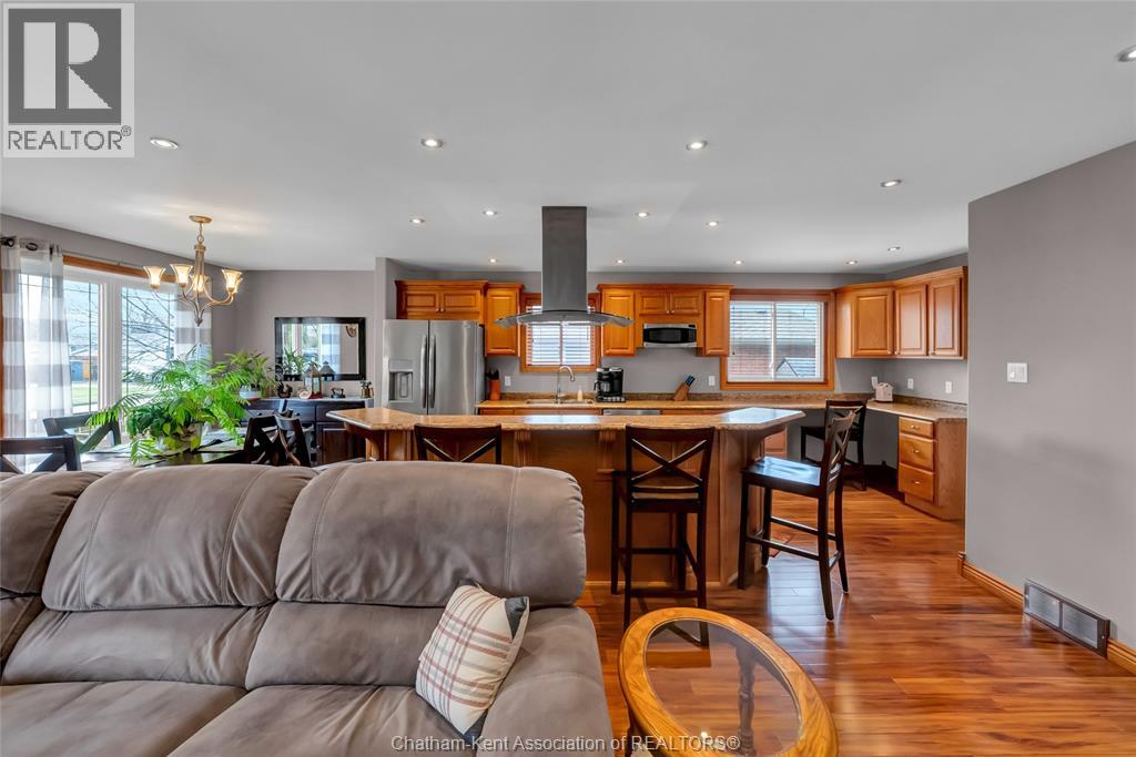 885 Hilda Avenue, Wallaceburg, Ontario  N8A 4T3 - Photo 8 - 26007083