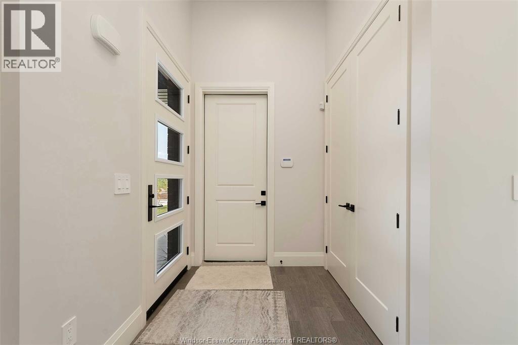 674 Lily Mac Boulevard, Windsor, Ontario N6E 3N7 - Photo 9 - 26007103