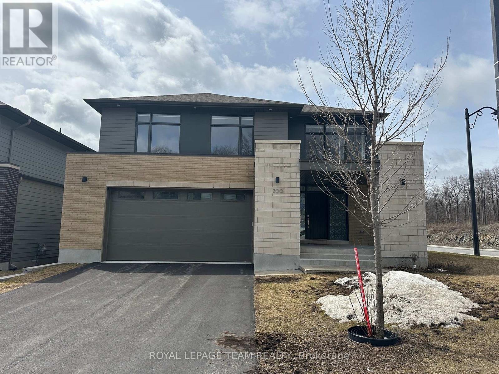 200 KETCHIKAN CRESCENT, Ottawa, Ontario