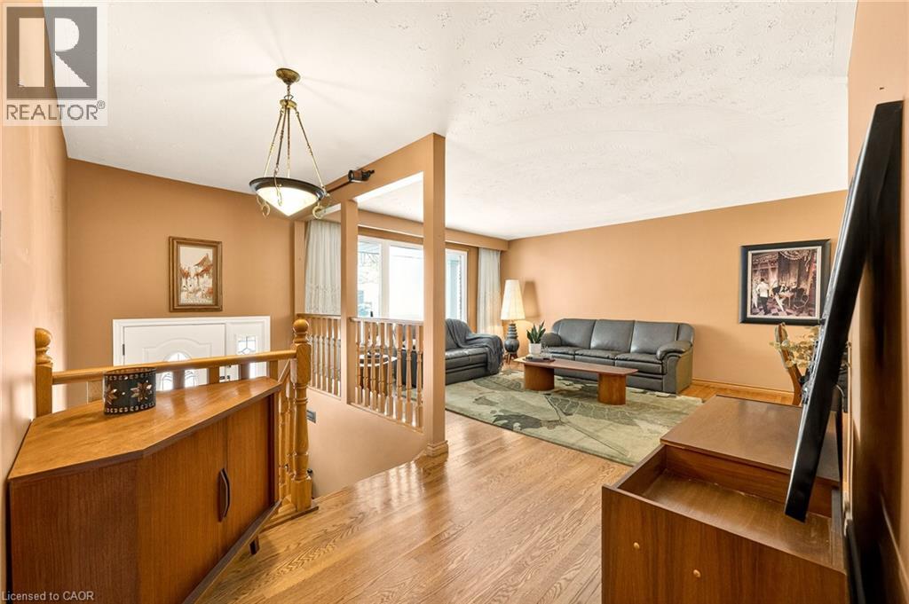 11 Pinard Street, Hamilton, Ontario  L8K 6G8 - Photo 6 - 40817256