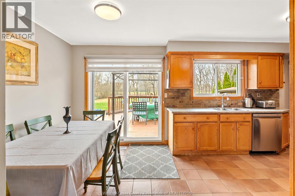 3055 Lauzon Road, Windsor, Ontario  N8T 2Z7 - Photo 11 - 26007078