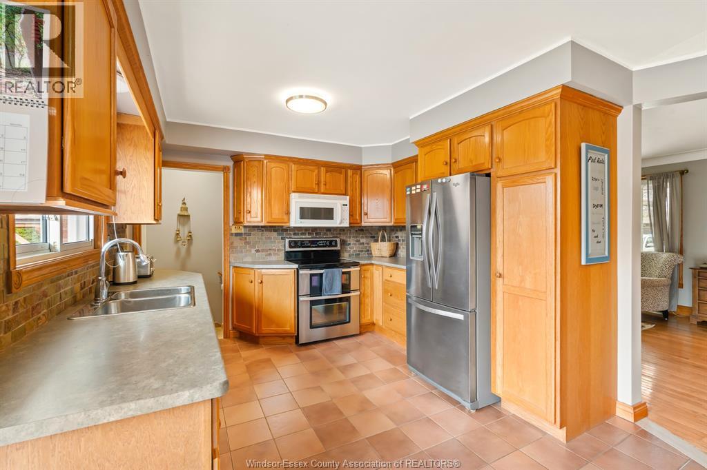 3055 Lauzon Road, Windsor, Ontario  N8T 2Z7 - Photo 7 - 26007078