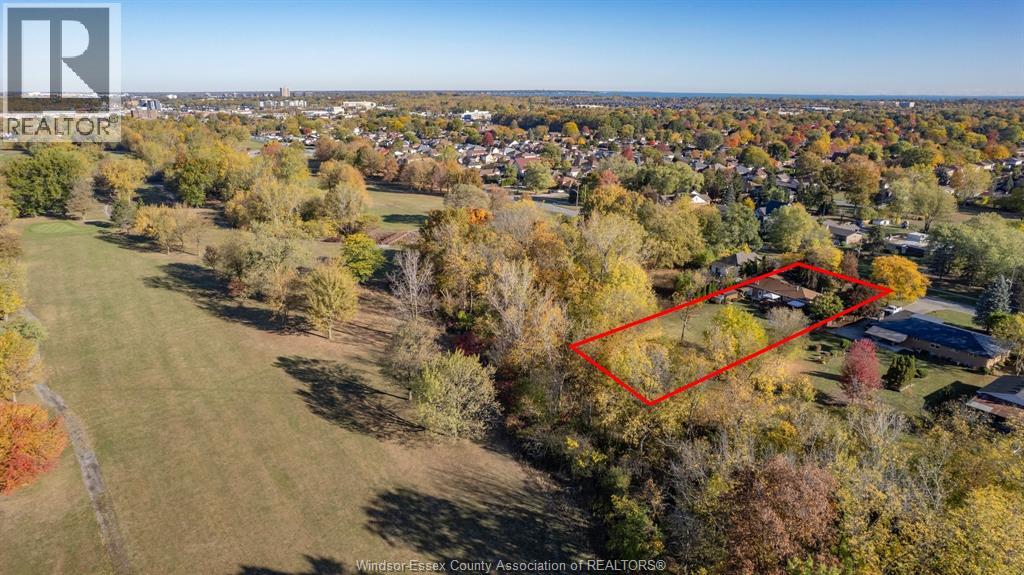 3055 Lauzon Road, Windsor, Ontario  N8T 2Z7 - Photo 2 - 26007078