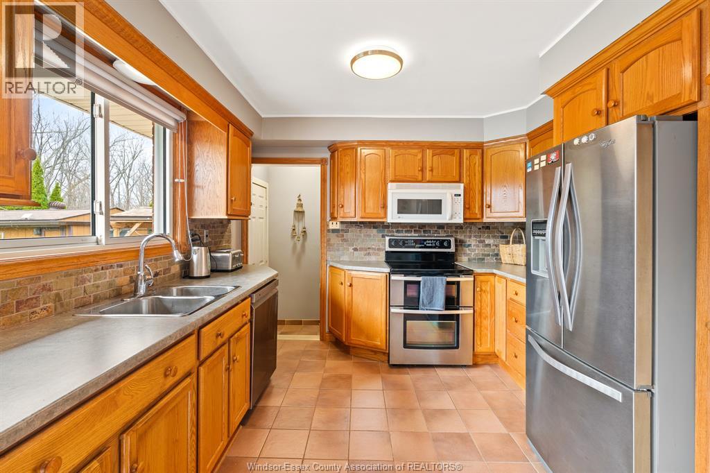 3055 Lauzon Road, Windsor, Ontario  N8T 2Z7 - Photo 10 - 26007078