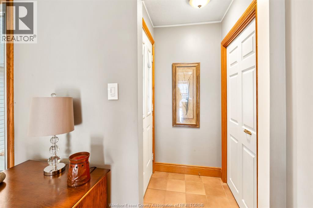3055 Lauzon Road, Windsor, Ontario  N8T 2Z7 - Photo 12 - 26007078