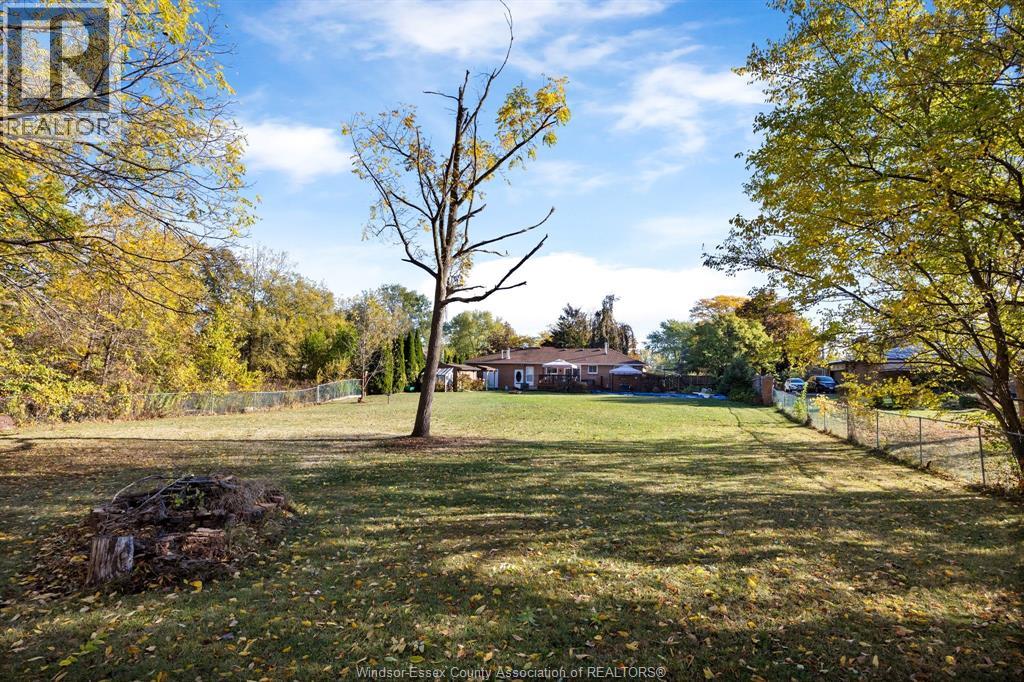 3055 Lauzon Road, Windsor, Ontario  N8T 2Z7 - Photo 40 - 26007078