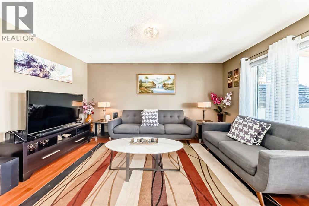 69 Applemont Place Se, Calgary, Alberta  T2A 7S3 - Photo 3 - A2299151