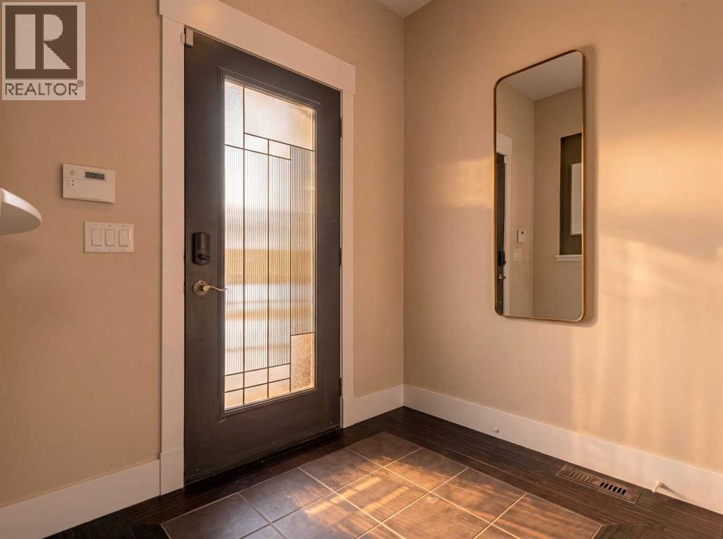 2040 46 Avenue SW, Calgary, Alberta  T2T 2R9 - Photo 3 - A2299235