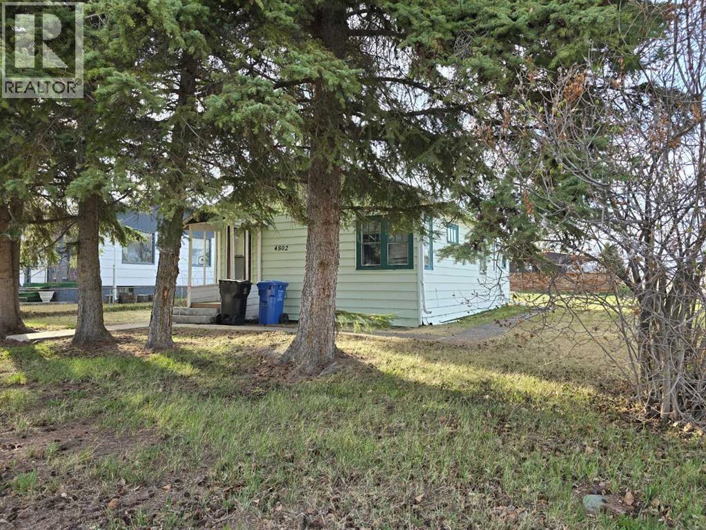 4802 52 Avenue, Grimshaw, Alberta  T0H 1W0 - Photo 2 - A2299509