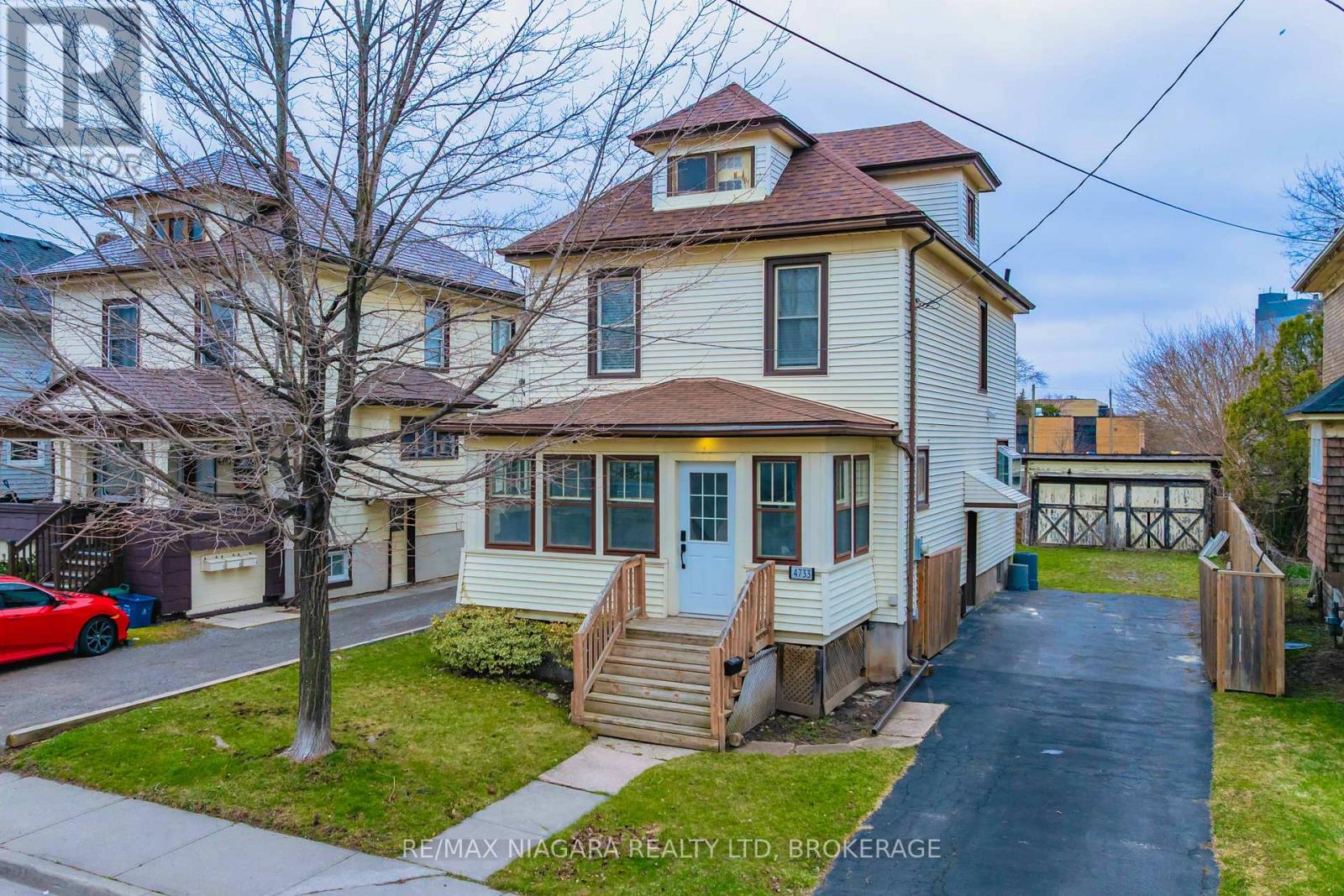 4733 Jepson Street, Niagara Falls, Ontario  L2E 1J7 - Photo 2 - X12963108
