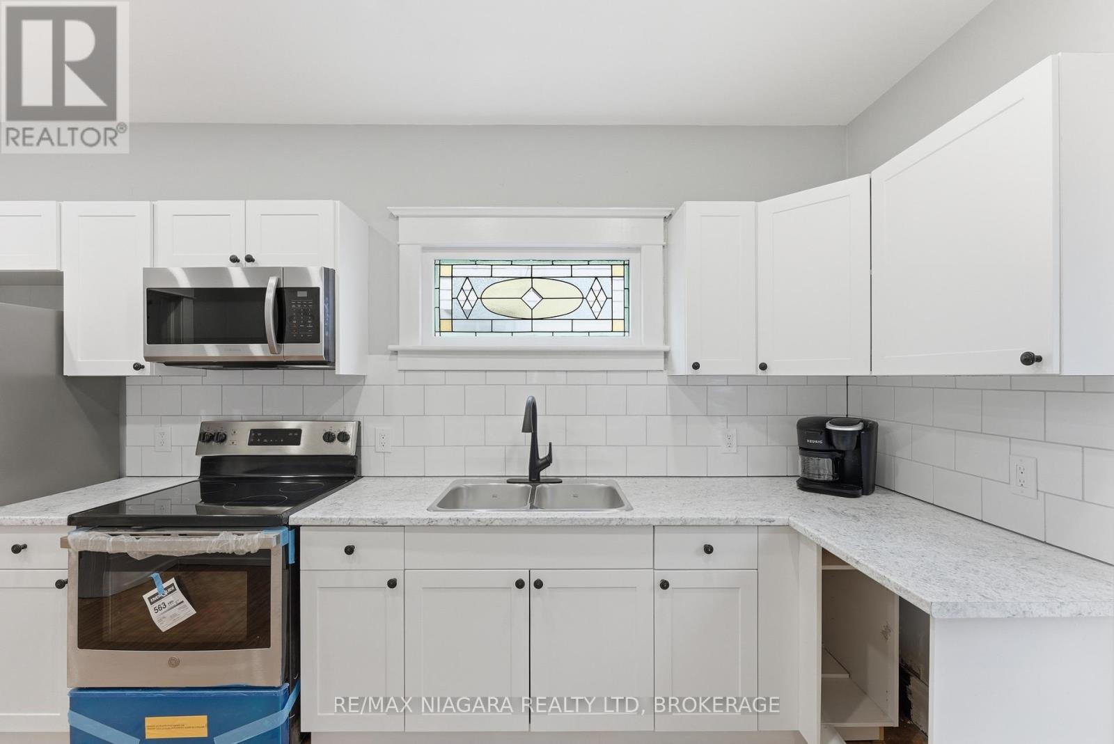 4733 Jepson Street, Niagara Falls, Ontario  L2E 1J7 - Photo 9 - X12963108