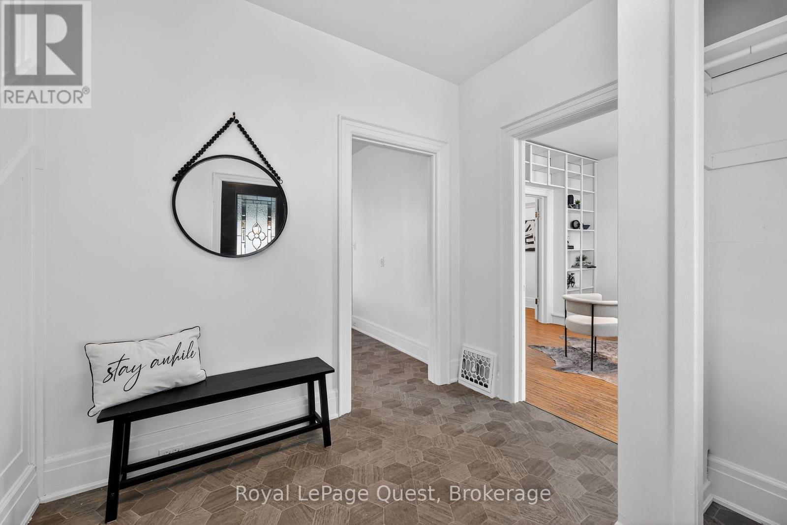 109 Brant Street E, Orillia, Ontario  L3V 1Z3 - Photo 4 - S12962946