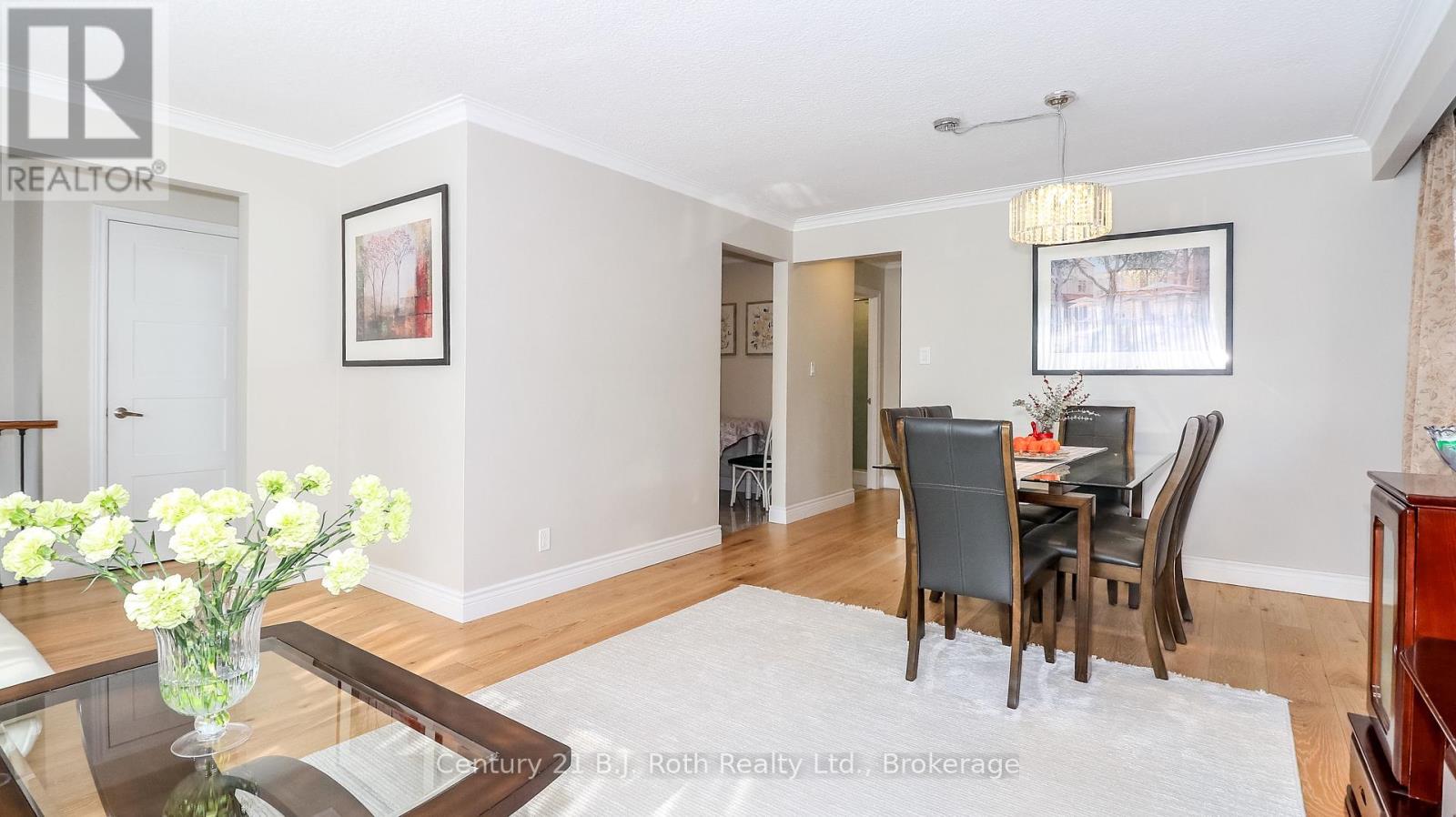 156 The Westway, Toronto, Ontario  M9P 2C1 - Photo 7 - W12963056