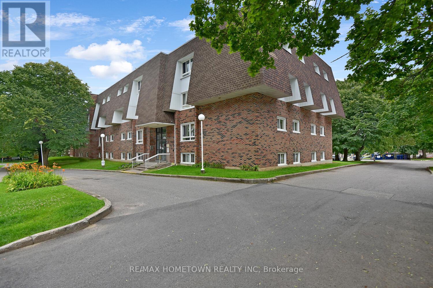 310 - 815 Kyle Court, Brockville, Ontario  K6V 6J7 - Photo 3 - X12963148