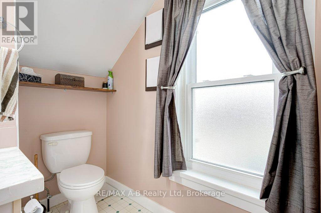 21 College Street, Stratford, Ontario  N5A 4R4 - Photo 19 - X12962996