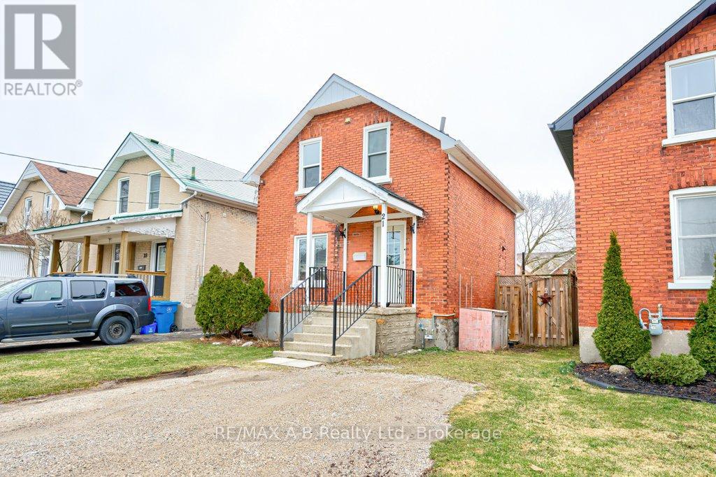 21 College Street, Stratford, Ontario  N5A 4R4 - Photo 2 - X12962996