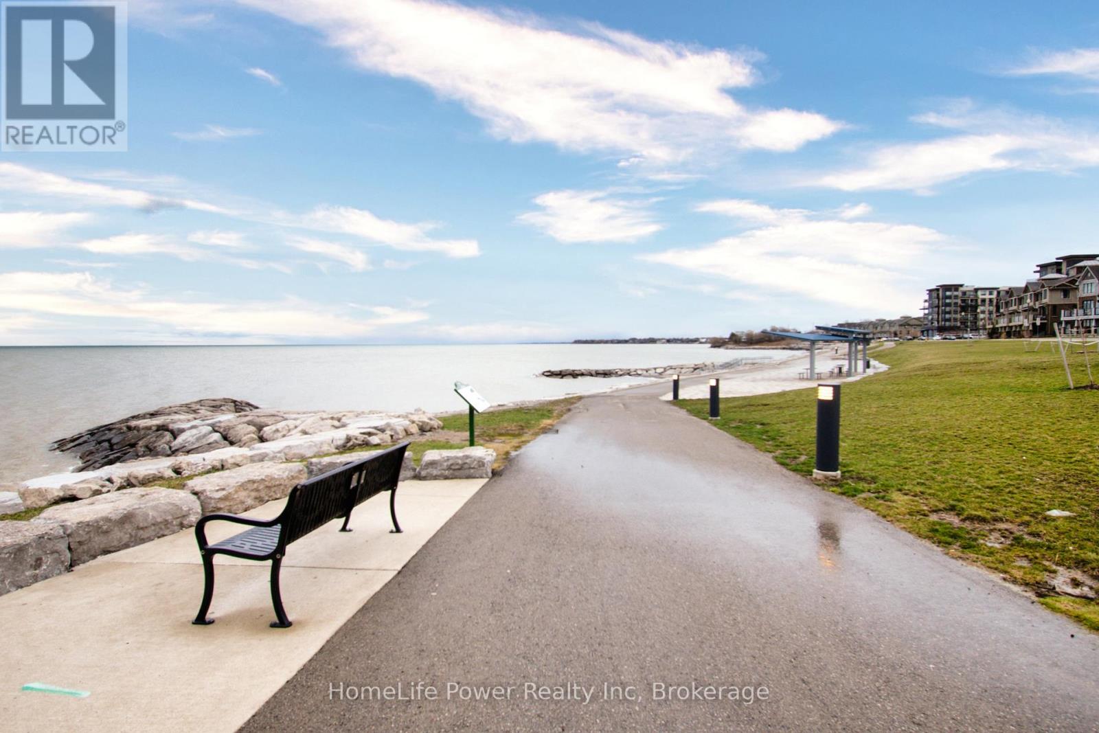 79 Esplanade Lane, Grimsby, Ontario  L3M 0H2 - Photo 2 - X12963114