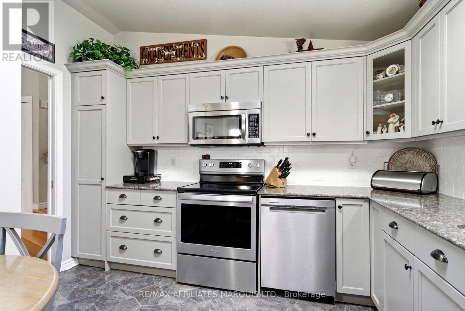 1429 Holy Cross Boulevard, Cornwall, Ontario  K6H 6Z5 - Photo 16 - X12963054