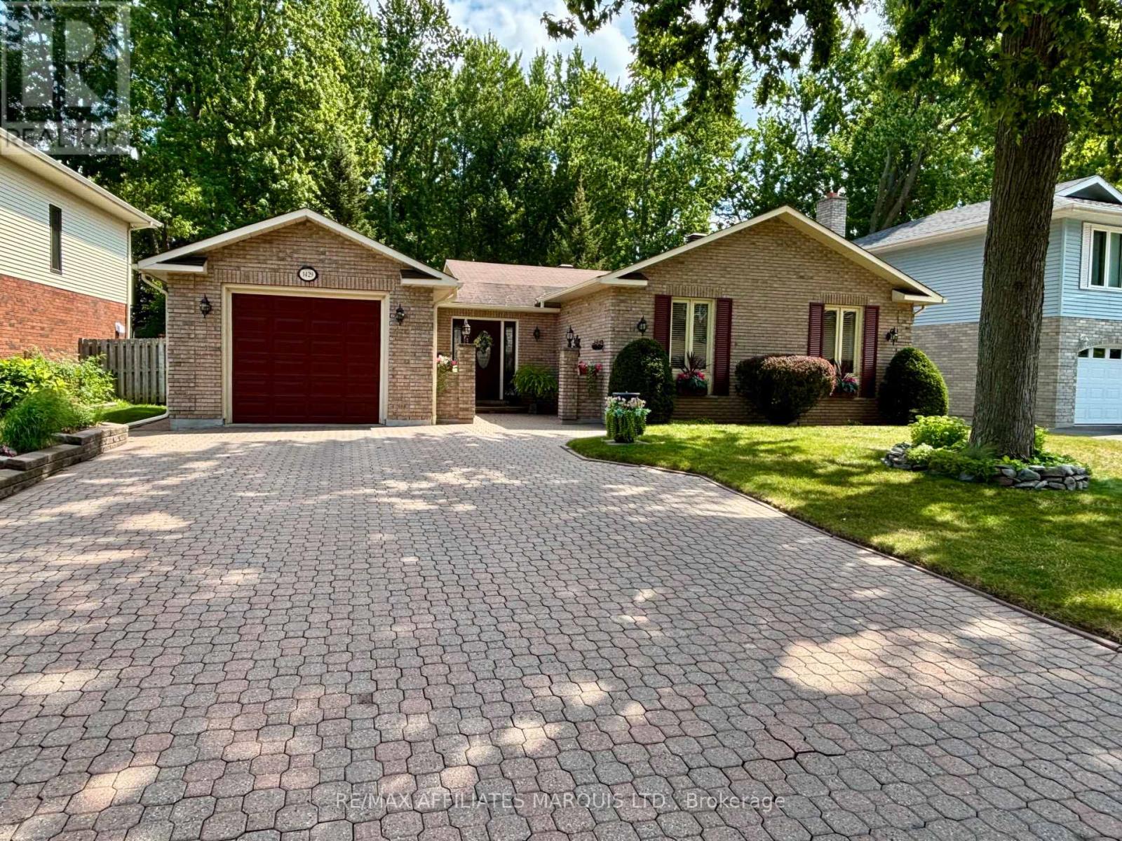 1429 Holy Cross Boulevard, Cornwall, Ontario  K6H 6Z5 - Photo 2 - X12963054